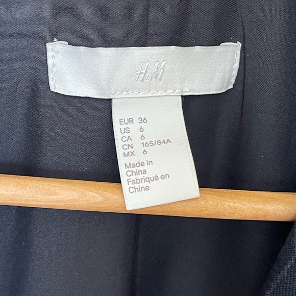 H&M Navy Blue Striped Blazer (size 6) - Picture 10 of 12